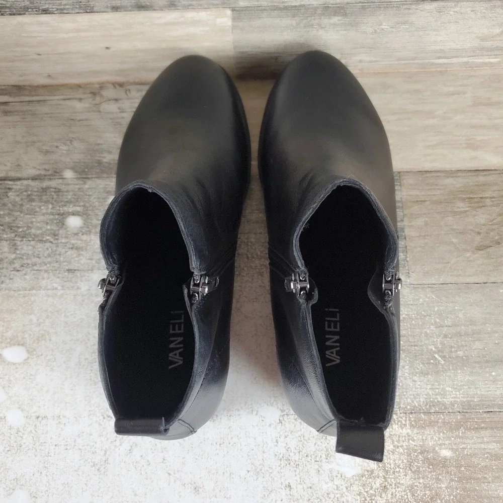 Vaneli Risy Womens Ankle Boots Sz 8.5 W Black Leather Comfort Side Zip Round Toe